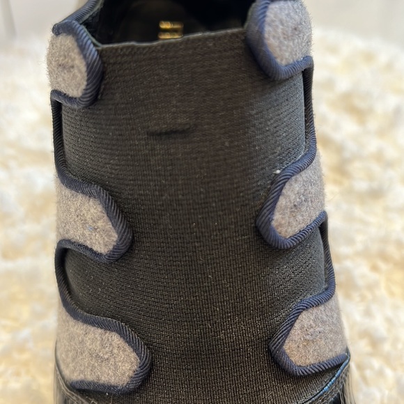 Fendi Leather and Wool Pumps - Picture 8 of 10